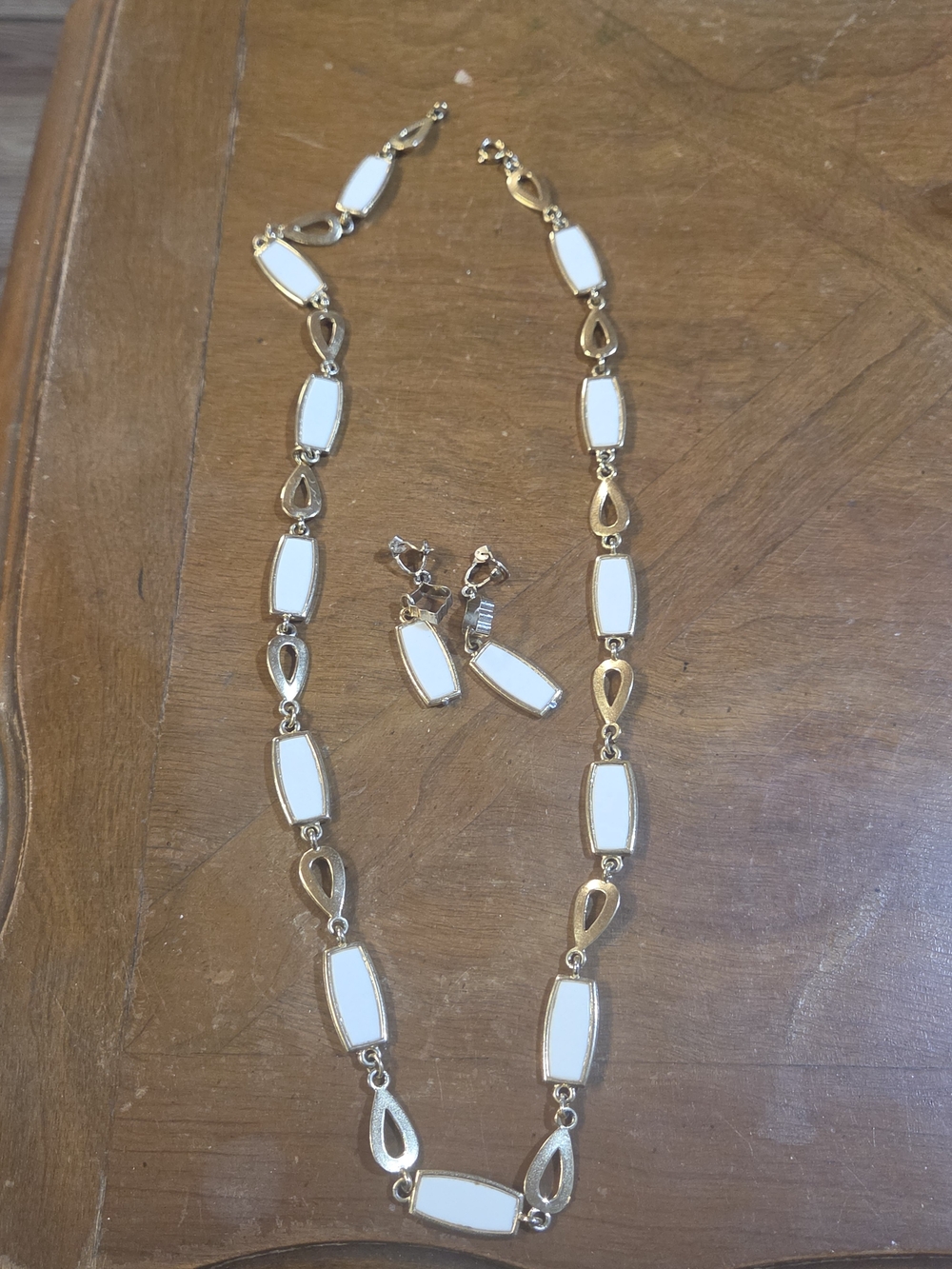 Vintage Gold and White lucite Inlay Necklace and Earring Set